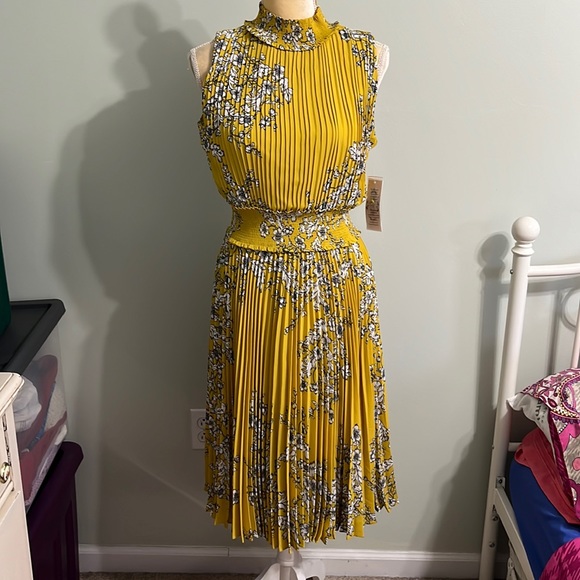 Nanette Lepore Dresses & Skirts - Nanette Lepore dress
